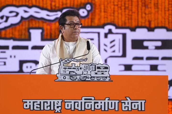 या सगळ्याला आपण लेबल काय लावलं? वंजाऱ्याने मराठ्याला मारलं. त्यात वंजाऱ्यांचा काय संबंध आणि मराठ्यांचा काय संबंध, कशात गुंतून पडतोय. पण तुम्हाला गुंतवलंय जातं आहे. राजकीय पक्ष तुम्हाला गुंतवतात, असे राज ठाकरे यांनी सांगितले.