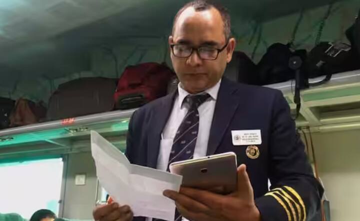 ਜੇਕਰ ਕਿਸੇ ਨੇ 10 ਵਜੇ ਤੋਂ ਪਹਿਲਾਂ ਯਾਤਰਾ ਸ਼ੁਰੂ ਕਰ ਦਿੱਤੀ ਹੈ। ਤਾਂ ਰਾਤ 10 ਵਜੇ ਤੋਂ ਬਾਅਦ TTE ਉਸ ਯਾਤਰੀ ਦੀ ਟਿਕਟ ਨਹੀਂ ਚੈੱਕ ਕਰ ਸਕਦਾ। ਹਾਲਾਂਕਿ, ਜੇਕਰ ਕਿਸੇ ਨੇ ਰਾਤ 10 ਵਜੇ ਤੋਂ ਬਾਅਦ ਯਾਤਰਾ ਸ਼ੁਰੂ ਕੀਤੀ ਹੈ। ਇਸ ਲਈ ਉਸ ਦੀ ਟਿਕਟ ਚੈੱਕ ਕੀਤੀ ਜਾ ਸਕਦੀ ਹੈ।