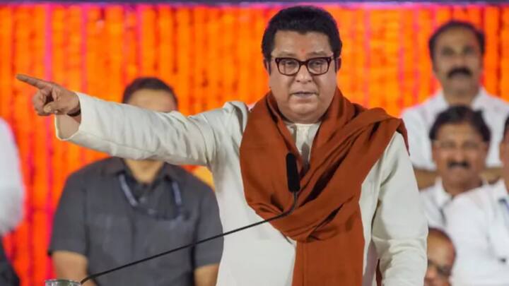 बीडमध्ये राखेतून गुंड जन्माला येतात. विषय होता पैशांचा. देशमुखांनी विरोध केला. तिथे संतोष देशमुख नसते कोणी दुसरं असतं तर तेच केलं असतं. विषय होता, पैशांचा, खंडणीचा, असे राज ठाकरे यांनी म्हटले.