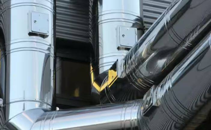 ਲੋਹਾ ਜਾਂ ਆਮ ਸਟੀਲ ਜੰਗਾਲ ਲਈ ਆਸਾਨੀ ਨਾਲ ਸੰਵੇਦਨਸ਼ੀਲ ਹੁੰਦਾ ਹੈ, ਪਰ ਸਟੇਨਲੈੱਸ ਸਟੀਲ ਨਾਲ ਅਜਿਹਾ ਨਹੀਂ ਹੁੰਦਾ। ਇਹੀ ਕਾਰਨ ਹੈ ਕਿ ਇਸਦੀ ਵਰਤੋਂ ਭਾਂਡਿਆਂ ਤੋਂ ਲੈ ਕੇ ਘਰ ਦੀ ਸਜਾਵਟ ਤੱਕ ਹਰ ਚੀਜ਼ ਵਿੱਚ ਕੀਤੀ ਜਾਂਦੀ ਹੈ।