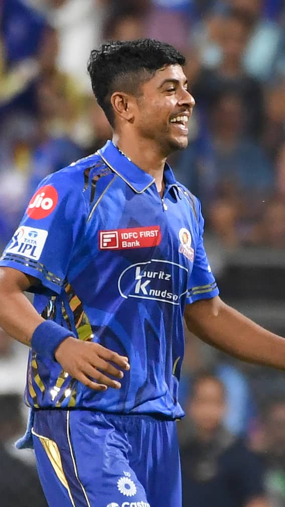 IPL डेब्यू पर अश्विनी कुमार ने रच दिया इतिहास, लिए चार विकेट