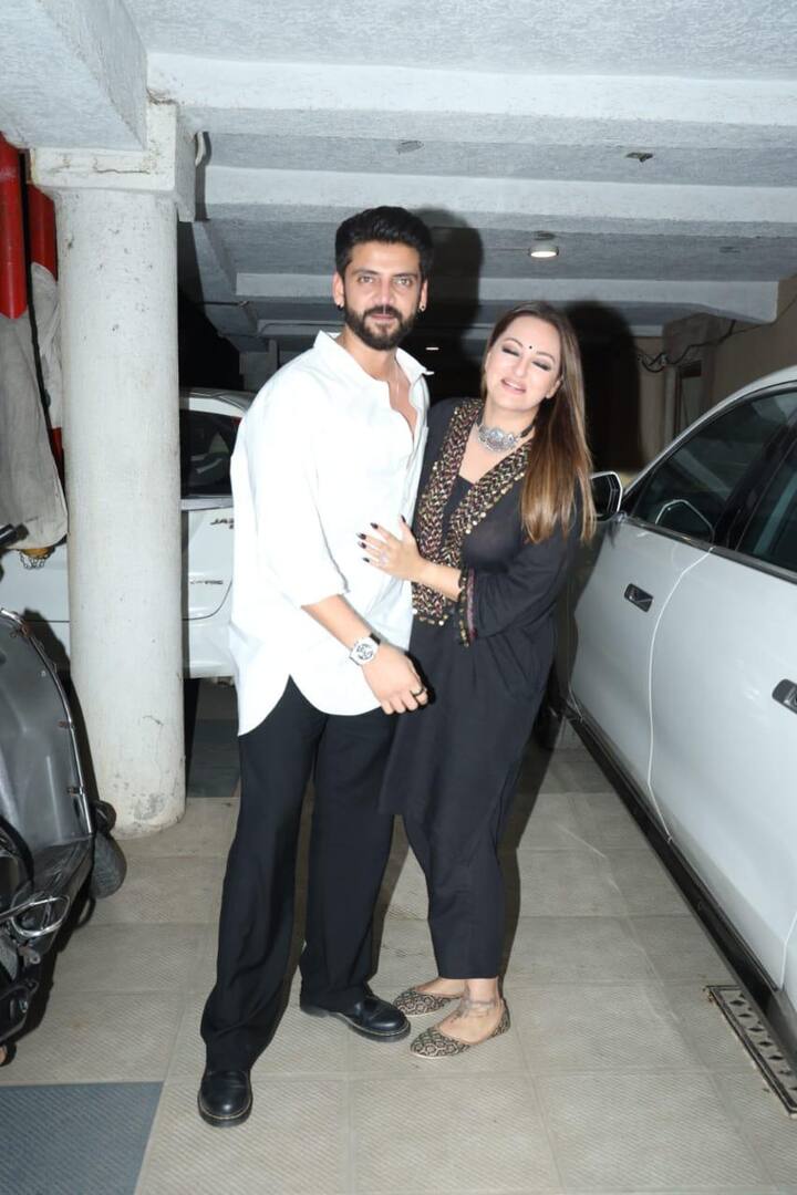 Zaheer and Sonakshi greeted everyone on Eid. His photos are very much liked by the fans and they are commenting a lot.