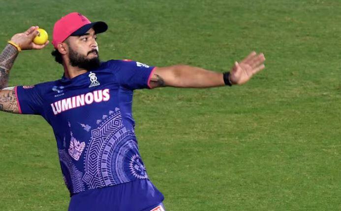 ਬੀਸੀਸੀਆਈ ਨੇ ਹਾਲ ਹੀ ਵਿੱਚ ਆਈਪੀਐਲ ਦੇ ਨਿਯਮਾਂ ਵਿੱਚ ਬਦਲਾਅ ਕੀਤਾ ਹੈ। ਇਸ ਤੋਂ ਪਹਿਲਾਂ, ਇੱਕ ਕਪਤਾਨ ਨੂੰ ਹੌਲੀ ਓਵਰ ਰੇਟ ਕਾਰਨ ਇੱਕ ਮੈਚ ਲਈ ਪਾਬੰਦੀ ਲਗਾਈ ਜਾ ਸਕਦੀ ਸੀ। ਪਰ ਹੁਣ ਅਜਿਹਾ ਨਹੀਂ ਹੈ।