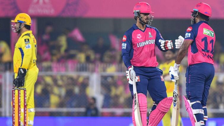 Riyan Parag Slapped With INR 12 Lakh Fine After Rajasthan Royals First Win In IPL 2025 IPL 2025: આ નિયમ તોડનાર બીજો કેપ્ટન બન્યો રિયાન પરાગ, રાજસ્થાનની જીત બાદ ફટકારાયો દંડ