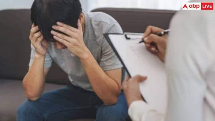 Do you feel like you are falling off a mountain in your sleep Find out what the causes are આપને ઊંઘમાં પહાડ પરથી પડી રહ્યાં હોય તેવો આંચકો આવે છે? જાણો શું છે મુખ્ય કારણ