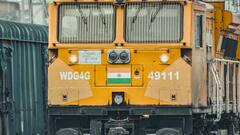 स्पीड, किराए और टाइमिंग के मामले में वंदे भारत और राजधानी को कौन-सी ट्रेन देती है टक्कर? जानकर उड़ जाएंगे होश