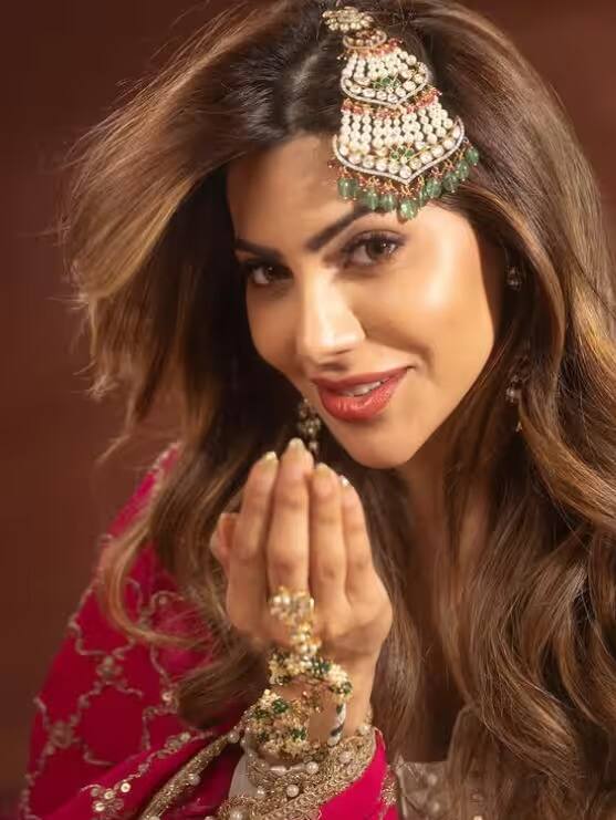 अनेक चाहत्यांनी निक्कीचं कौतुक केलंय आणि ईद मुबारक असं लिहिलंय.