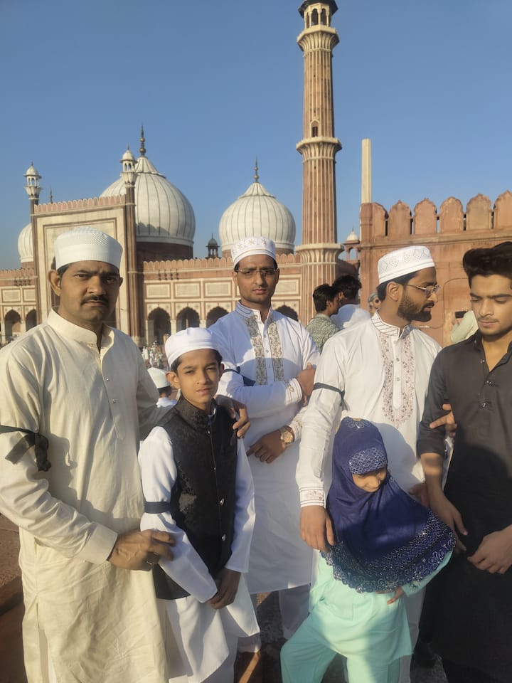 A major provision of the bill is that it gives the right to the district collectors to decide whether any property comes under the claim of Waqf or not. Concern is being expressed about this amendment that this may eliminate the autonomy of the Waqf Tribunal and the way to declare Waqf properties as non-Waqf.