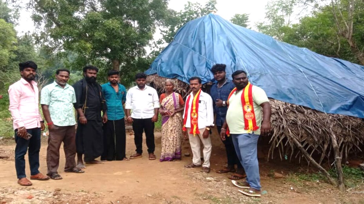 மழை, வெள்ளத்தில் அவதியுற்ற மூதாட்டி ...  தவெகவினர் செய்த உதவியால் ஊர் மக்கள் நெகிழ்ச்சி