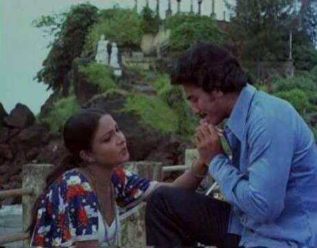 दाक्षिणात्य सिनेसृष्टी आणि त्यासोबतच बॉलिवूड गाजवणाऱ्या कमल हसन यांचा पहिला चित्रपट होता. पण, या चित्रपटानं संपूर्ण देशभरात खळबळ माजवली होती.