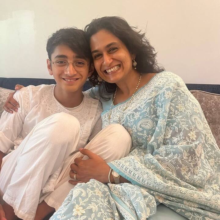 किण ने फोटोज शेयर करते हुए लिखा- अम्मी के यहां ईद - जो सबसे अच्छी और सबसे खूबसूरत होस्ट हैं - परिवार, दोस्तों के साथ एक फेस्टिवल है और हमेशा सबसे अच्छी दावत होती है! हम आशा करते हैं और प्रार्थना करते हैं कि ये साल हम सभी के लिए शांति और खुशी लेकर आए…