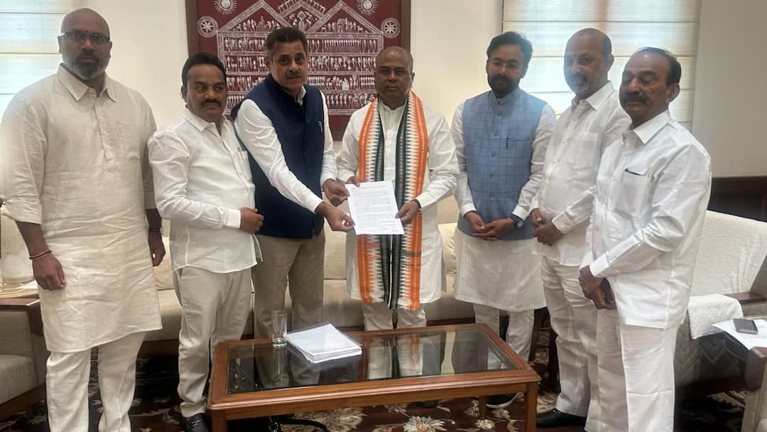 Telangana BJP MPs request Union Minister Dharmendra Pradhan to intervene in Kanche Gachibowli land issue HCU Lands Issue: కంచె గచ్చిబౌలి భూములపై జోక్యం చేసుకోండి, కేంద్ర మంత్రిని కోరిన తెలంగాణ బీజేపీ ఎంపీలు
