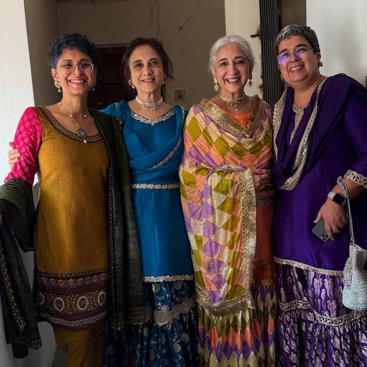 किरण के लुक की बात करें तो उन्होंने पिंक और येलो कलर का चूड़ीदार सूट पहना था. वहीं रीना दत्ता पर्पल कलर के शरारे में नजर आईं. आमिर खान की दोनों बहनों ने भी शरारा पहना था. हर कोई सिंपल लुक में बहुत ही खूबसूरत लग रहा था.