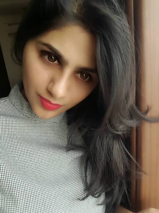 काम्या मिश्रा के पति अवधेश सरोज भी आईपीएस हैं. दोनों ने राजस्थान के उदयपुर में शादी की थी. काम्या मिश्रा ओडिशा की रहने वाली हैं.