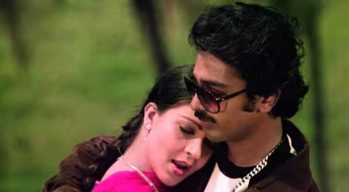 दरम्यान, 'एक दूजे के लिए'पासून मेकर्सना फारशी अपेक्षा नव्हती. मेकर्सना आधीच धाकधूक होती की, फिल्म फ्लॉप होणार. फिल्मला डिस्ट्रिब्यूटर्सही मिळत नव्हते. त्यानंतर प्रोड्यूसर्सनी याचं डिस्ट्रीब्युशन केलं होतं.