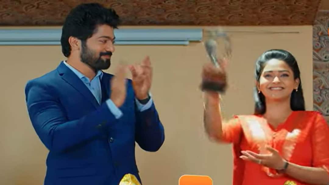 Lakshmi Nivasam Serial Today April 1st Episode Written Update in Telugu Lakshmi Nivasam Serial Today: 'లక్ష్మీ నివాసం' సీరియల్: లక్ష్మీ, శ్రీనివాస్‌ల ఇంటికి బసవ - విశ్వ లవ్‌ను జాను యాక్సెప్ట్ చేస్తుందా?, జై ఏం చేస్తాడు!