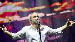 Singer Death: ਮਸ਼ਹੂਰ ਗਾਇਕ ਸਟੇਜ 'ਤੇ ਪਰਫਾਰਮ ਕਰਦੇ ਹੋਇਆ ਬੇਹੋਸ਼, ਫੈਨਜ਼ ਸਾਹਮਣੇ ਮੌਤ; ਸਦਮੇ 'ਚ ਪਰਿਵਾਰ...