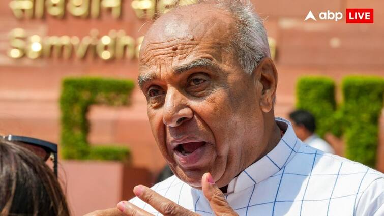 Waqf Amendment Bill JPC Chairman Jagdambika Pal said if there is mosque or Idgah somewhere it will remain in Waqf Waqf Amendment Bill: 'कहीं मस्जिद या ईदगाह है तो...', वक्फ बिल पर मचे बवाल के बीच क्या बोले जगदंबिका पाल?