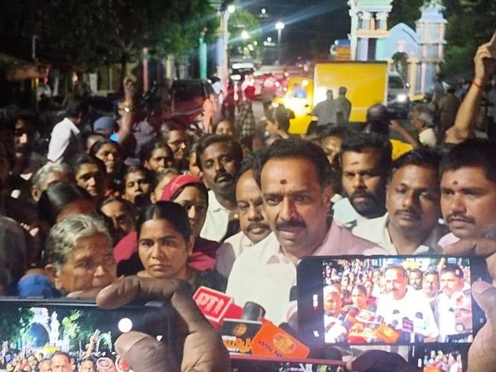 AIADMK executive released on bail after arrest in karur tnn மீண்டும் எடப்பாடி முதல்வராக வருவார்.. இதற்கெல்லாம் ஒரு முடிவு வரும் -  எம்.ஆர்.விஜயபாஸ்கர்