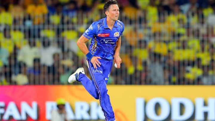 MI VS KKR: ट्रेंट बोल्ट ने कोलकाता नाइट राइडर्स के खिलाफ सुनील नरेन को पहले ही ओवर में आउट कर दिया. इस दौरान वह आईपीएल इतिहास के पहले ओवर में सबसे ज्यादा विकेट लेने वाले गेंदबाज बन गए.