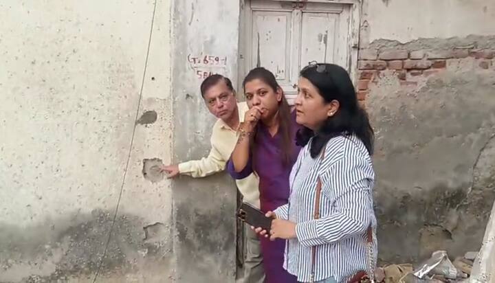 ठाण्यातील कोपरी परिसरात धोकादायक इमारत ठाणे महापालिका कडून पाडण्यात आल्यानंतर ३६ खोलीमधील काही खोलीमालक पालिका आणि इमारत व्यावसायिक यांच्या विरोधात आवाज उचलला होता.