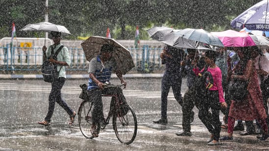 Unseasonal Rains Lash Maharashtra Hailstorm and Heavy Showers Hit ...