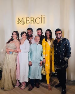 Salman Khan की ईद पार्टी में Arti singh ने टीवी स्टार्स संग मचाया धमाल, शेयर की Inside तस्वीरें