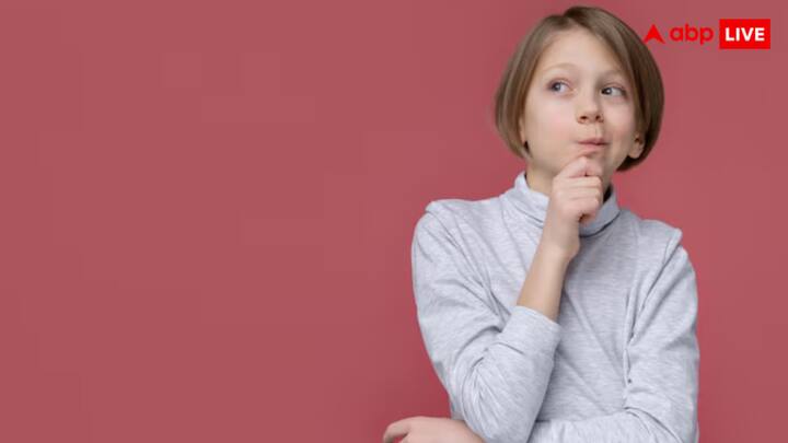 दरअसल, उस शब्द को गुलाब जामुन कहते हैं. इसमें गुलाब यानी फूल. जामुन यानी फल और गुलाब जामुन यानी मिठाई तीनों के नाम शामिल हैं.