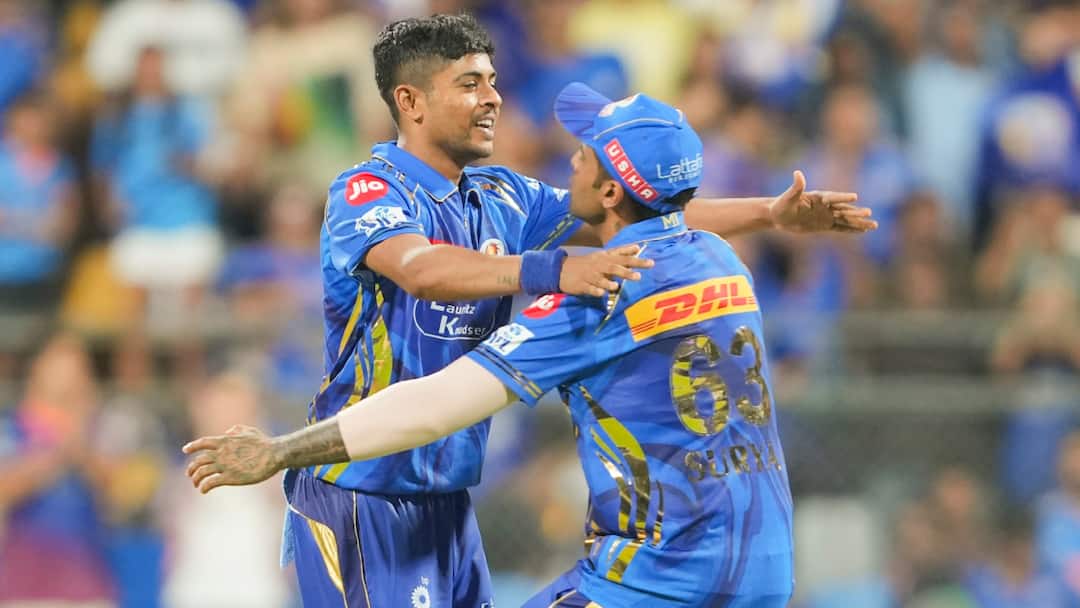 Updated IPL 2025 Points Table After MI vs KKR Match IPL Points Table 2025: KKRને હરાવીને પોઈન્ટ ટેબલમાં મુંબઈએ લગાવી છલાંગ, ટૉપ પર RCB