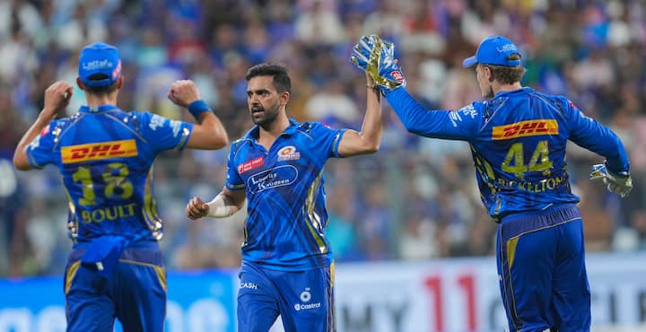 The match was played between Mumbai Indians and Kolkata Knight Riders on Monday. The match between the two teams took place at the Wankhede Stadium in Mumbai. During this, MI's left -arm fast bowler Trent Bolt created history.