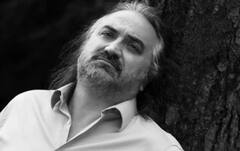 Singer Death: ਮਸ਼ਹੂਰ ਗਾਇਕ ਸਟੇਜ 'ਤੇ ਪਰਫਾਰਮ ਕਰਦੇ ਹੋਇਆ ਬੇਹੋਸ਼, ਫੈਨਜ਼ ਸਾਹਮਣੇ ਮੌਤ; ਸਦਮੇ 'ਚ ਪਰਿਵਾਰ...