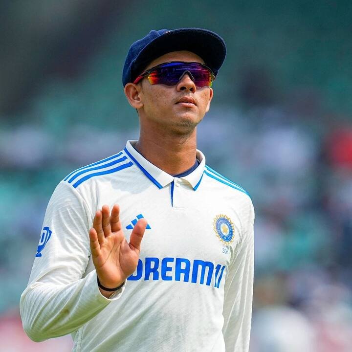 यशस्वी जैस्वाल कारकीर्द- यशस्वी जैस्वालने 36 प्रथम श्रेणी सामन्यांमध्ये 3712 धावा केल्या आहेत, ज्यामध्ये त्याचा सर्वोच्च धावसंख्या 265 आहे.