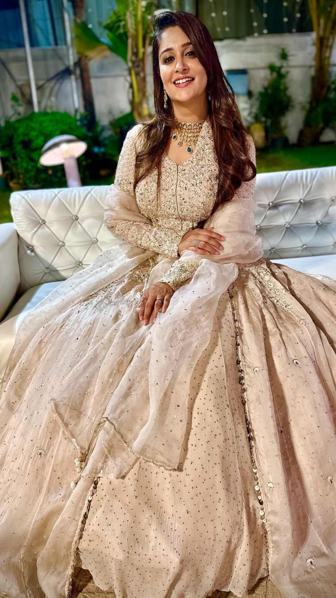 किन कुछ हेल्छ इशूज की वजह से उन्होंने ये नौकरी छोड़ी दी और फिर एंटरटेनमेंट इंडस्ट्री का रुख किया