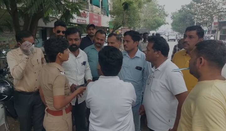 उत्तरीय तपासणीसाठी मृतदेह पोलिसांनी जालना सामान्य रुग्णालयात पाठवण्यात आला आहे.