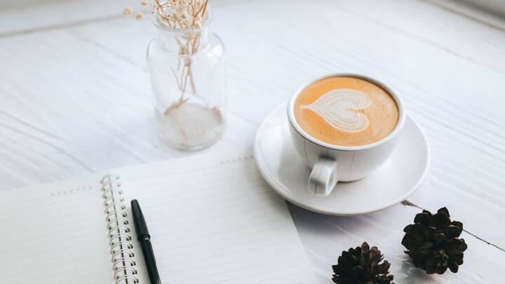 4. Enhances Memory And Retention: Writing down your thoughts strengthens your memory by reinforcing information. It organises tasks and tracks progress which deepens the understanding and makes it easier to retain important details. (Image Source: Canva)