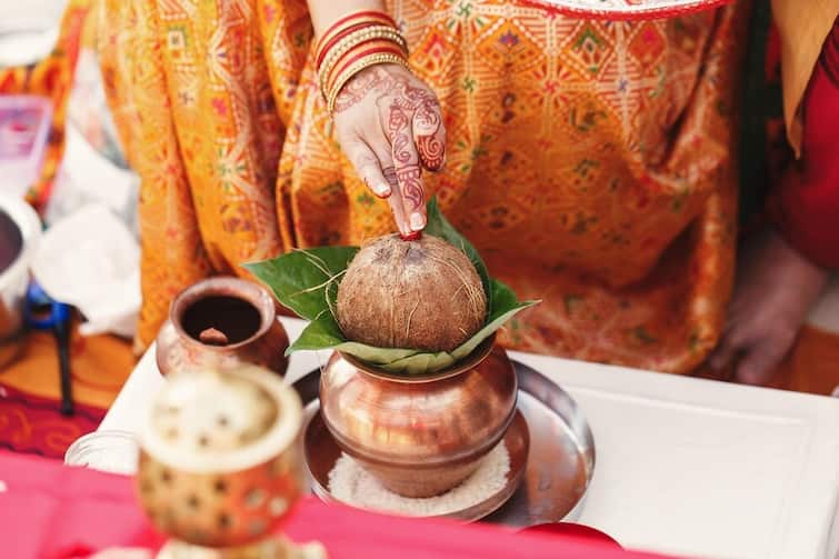 Do not buy this item by mistake on Akshay Tritiya  it will bring bad luck Akshaya Tritiya 2025: અક્ષય તૃતિયાના દિવસે ભૂલથી પણ ન કરો આ વસ્તુની ખરીદી, નોતરશે દુર્ભાગ્ય