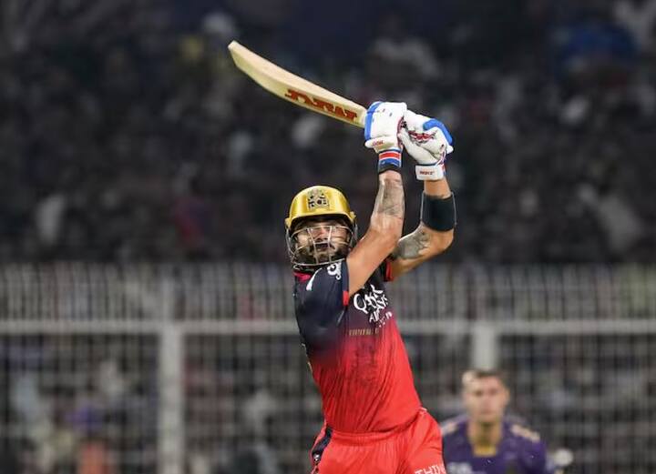 ਕੋਹਲੀ ਟੀ-20 ਕ੍ਰਿਕਟ ਵਿੱਚ ਭਾਰਤ ਲਈ ਸਭ ਤੋਂ ਵੱਧ ਦੌੜਾਂ ਬਣਾਉਣ ਵਾਲਾ ਬੱਲੇਬਾਜ਼ ਹੈ। ਉਹ ਜੀਟੀ ਵਿਰੁੱਧ 24 ਦੌੜਾਂ ਬਣਾਉਣ ਵਾਲਾ ਪਹਿਲਾ ਭਾਰਤੀ ਬੱਲੇਬਾਜ਼ ਬਣ ਜਾਵੇਗਾ। ਜਿਸਨੇ ਇਸ ਫਾਰਮੈਟ ਵਿੱਚ 13000 ਦੌੜਾਂ ਬਣਾਈਆਂ ਹਨ।