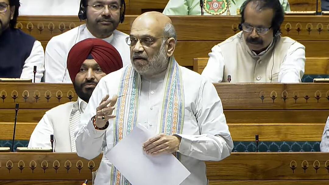 Amit Shah : वक्फ बोर्डात गैर मुस्लिमांना प्रवेश नाही, अमित शाहांची ग्वाही; नव्या कायद्यात काय बदल होणार? Amit Shah On Waqf Amendment Bill 2025 non muslims will not be allowed in Waqf Board marathi news Amit Shah : वक्फ बोर्डात गैर मुस्लिमांना प्रवेश नाही, अमित शाहांची ग्वाही; नव्या कायद्यात काय बदल होणार?