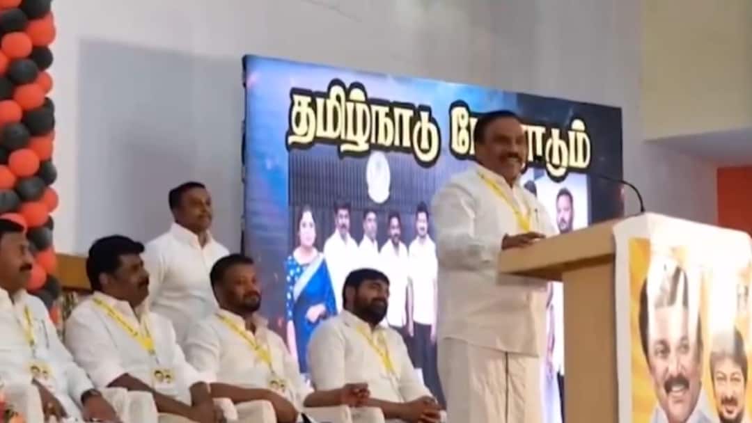 'Remove Hindu Religious Marks When Wearing DMK Dhoti': A Raja Sparks Row, Calls For Distinction From 'Sanghis' A Raja Sparks Row Says 'Remove Religious Marks When Wearing DMK Dhoti' Calls For Distinction From 'Sanghi' 'Remove Hindu Religious Marks When Wearing DMK Dhoti': A Raja Sparks Row, Calls For Distinction From 'Sanghis'