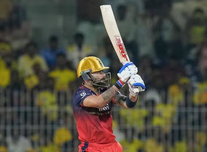 ਕੋਹਲੀ ਨੇ ਇਸ ਸਮੇਂ ਦੌਰਾਨ 98 ਅਰਧ ਸੈਂਕੜੇ ਅਤੇ 9 ਸੈਂਕੜੇ ਲਗਾਏ ਹਨ। ਉਸਨੇ 12976 ਦੌੜਾਂ ਵਿੱਚ 1150 ਚੌਕੇ ਅਤੇ 420 ਛੱਕੇ ਮਾਰੇ ਹਨ। ਰੋਹਿਤ ਸ਼ਰਮਾ ਟੀ-20 ਕ੍ਰਿਕਟ ਵਿੱਚ ਭਾਰਤੀ ਖਿਡਾਰੀਆਂ ਦੁਆਰਾ ਸਭ ਤੋਂ ਵੱਧ ਦੌੜਾਂ ਬਣਾਉਣ ਵਾਲਿਆਂ ਦੀ ਸੂਚੀ ਵਿੱਚ 11851 ਦੌੜਾਂ ਨਾਲ ਦੂਜੇ ਸਥਾਨ 'ਤੇ ਹਨ।