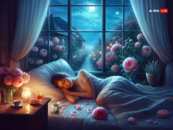 कई सपने हमे भविष्य में होने वाली घटनाओं का संकेत देते हैं. कई स्वप्न आपको जो संकेत देते हैं इसका अर्थ है आपकी किस्मत बदलने वाली है. जानते हैं वो कौन से संकेत हैं जिनके मिलने से आपको खुशी का संकेत मिलता है.