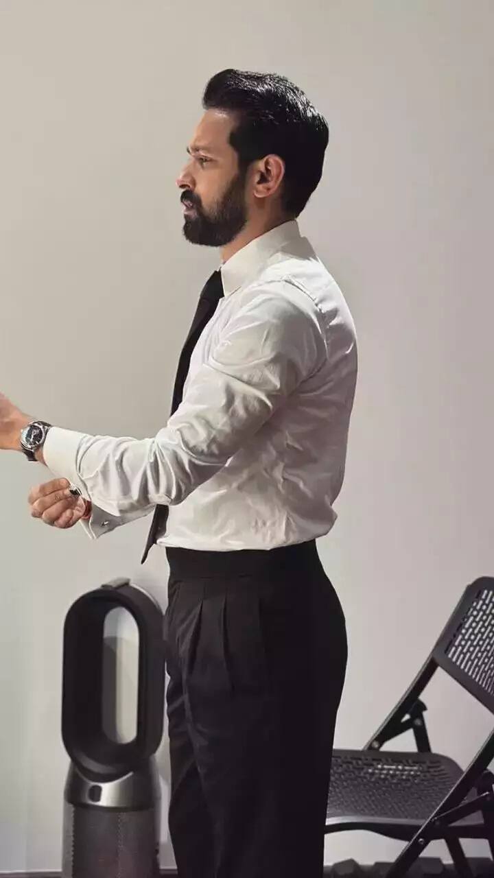 एक्टर आज मुंबई के एक आलीशान घर में अपने पत्नी और बेटे के साथ रहते हैं. जिसकी झलक वो कई बार सोशल मीडिया पर भी शेयर कर चुके हैं.