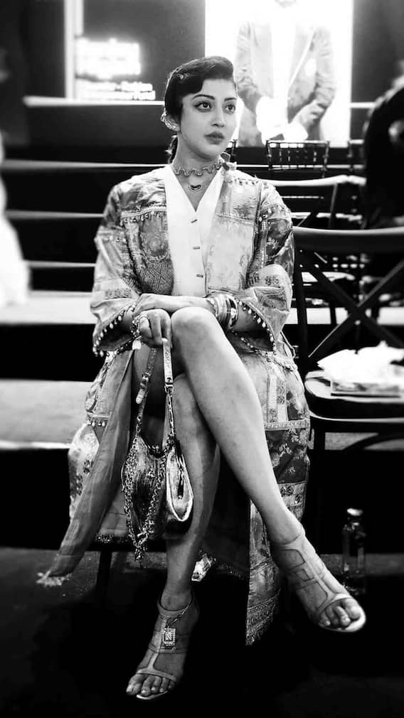 సినిమాల్లేవ్..సోషల్ మీడియాలో తగ్గట్లేదు.. ప్రణీత లేటెస్ట్ ఫొటోషూట్!