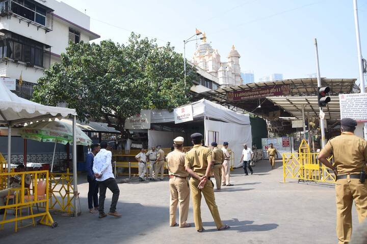 मंदिर के शिखर को सोने से मढ़ा गया है जो इसकी भव्य को दर्शाता है. (File Photo)