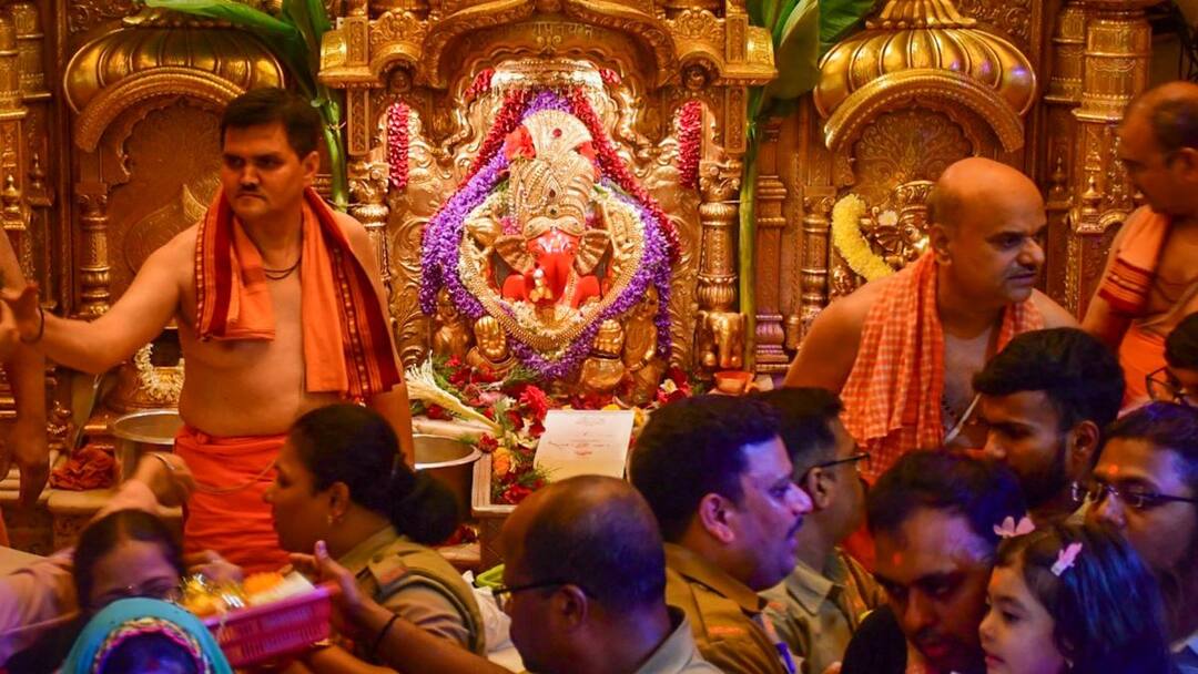 Mumbai News Siddhivinayak Temple Trust Reports 15% Jump In Revenue For FY 2024 2025 Mumbai's Siddhivinayak Temple Trust Reports 15% Jump In Revenue For FY 2024-25