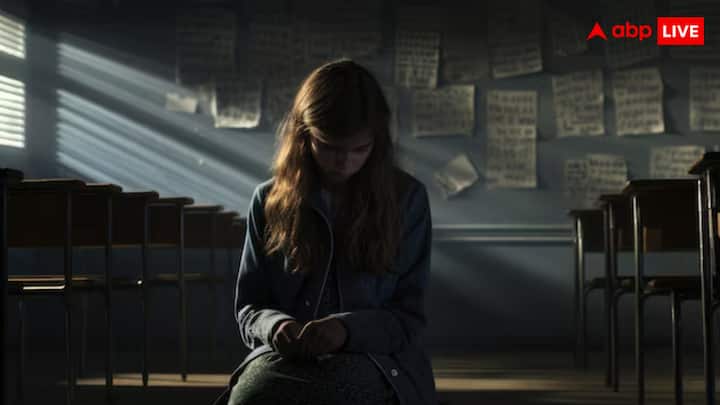 कीव के शेवचेनकिव्स्की जिला न्यायालय ने महिला को इस घिनौने अपराध के लिए पांच साल की जेल की सजा सुनाई है. जिसे लेकर अब सोशल मीडिया यूजर्स भी तरह तरह के रिएक्शन दे रहे हैं.