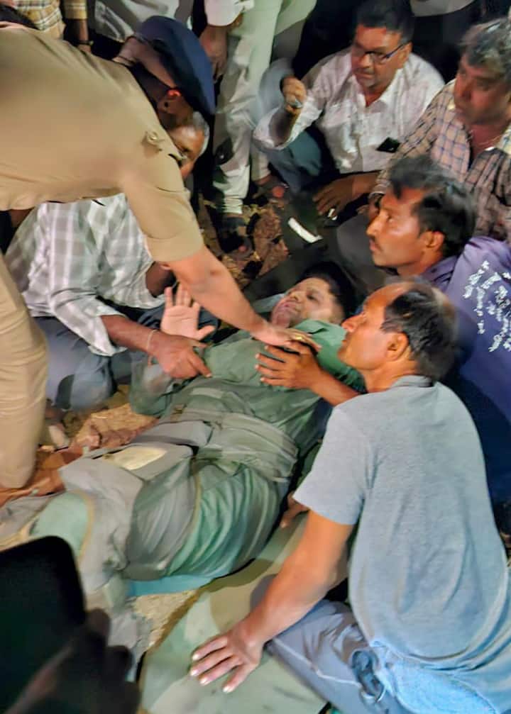 डीएम केतन ठक्कर ने कहा, ‘‘हमने घायल पायलट को तुरंत जीजी अस्पताल पहुंचाया. विमान खुले मैदान में दुर्घटनाग्रस्त हुआ, लेकिन इसमें कोई नागरिक हताहत नहीं हुआ.