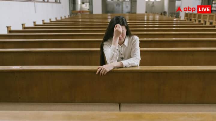 न्यूज पेपर प्रावदा ने रेडियो लिबर्टी के हवाले से खबर दी है कि ओल्गा बाइकोव्स्काया, एक रूसी महिला नागरिक जिसने अपने पति, एक रूसी सैनिक को यूक्रेनी महिलाओं के साथ बलात्कार करने के लिए प्रेरित किया था जिसके बाद उसे युद्ध के कानूनों और रीति-रिवाजों का उल्लंघन करने का दोषी ठहराया गया है.