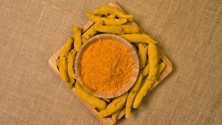 Turmeric: This spice that can be found in a myriad of kitchens contains curcumin, an inflammation relieving compound that will assist a person in overcoming stress and anxiety.  (Image Source: Canva)