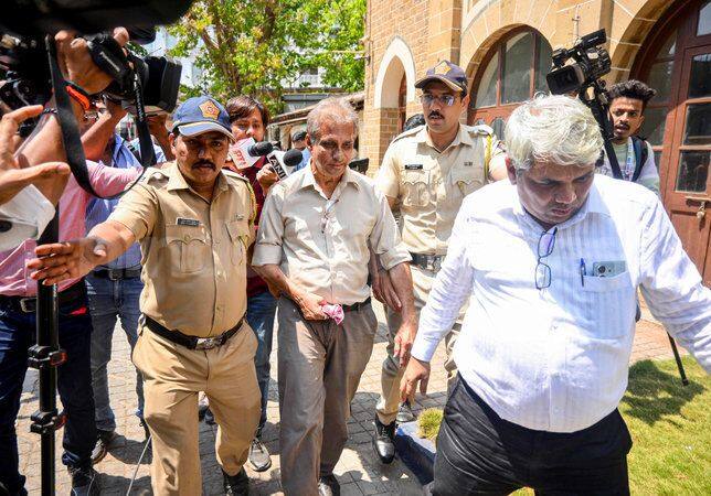 वडिलांना न सांगता दिशाने वडिलांच्या व्हॉट्सअॅपचं अॅक्सेस लॅपटॉपमध्ये घेतलं होतं. दिशा वडिलांची चॅट नेहमी वाचत होती.